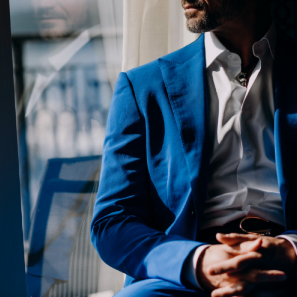 Costume 3 pièces pour homme (veste, gilet, pantalon) de couleur bleue